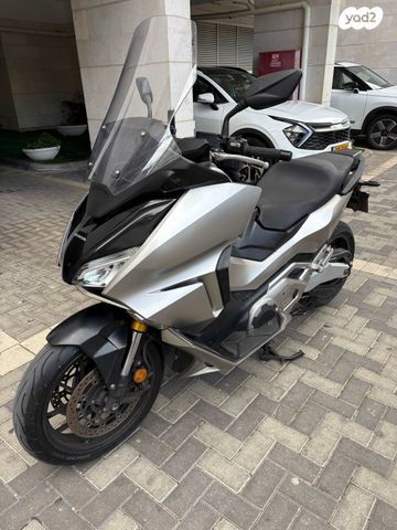 הונדה פורזה 750