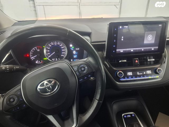 טויוטה קורולה