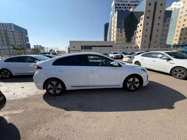 יונדאי איוניק