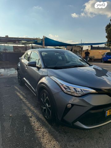 מודעת רכב טויוטה C-HR