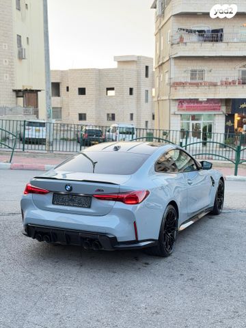 ב מ וו M4