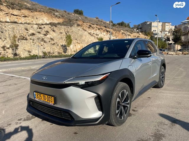 מודעת רכב טויוטה bZ4X