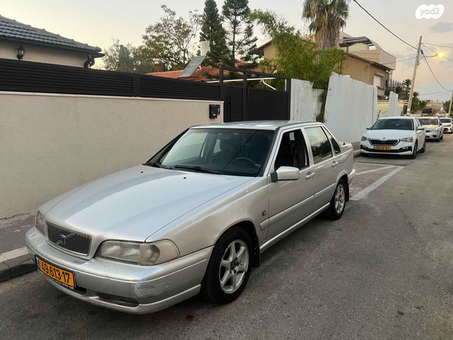 S70 GLT אוט׳ 2.4 (170 כ״ס)