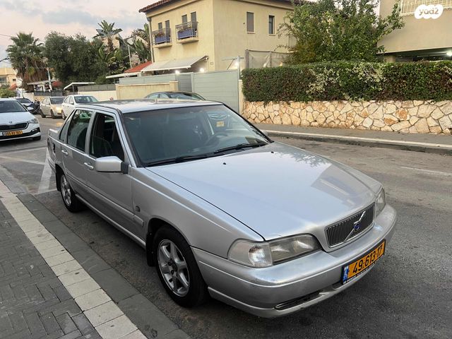 וולוו S70