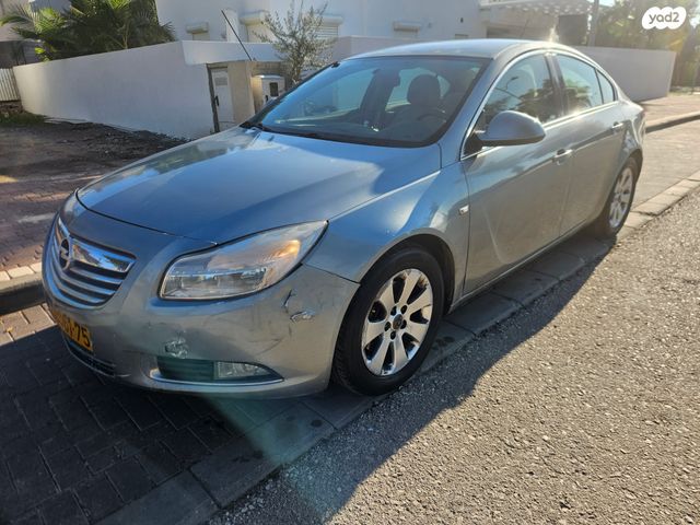 מודעת רכב אופל אינסיגניה