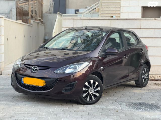 מודעת רכב מאזדה 2