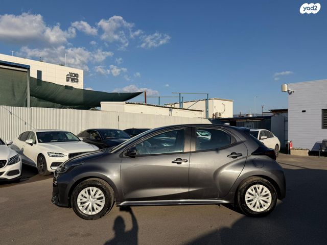 טויוטה יאריס