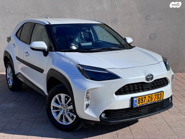 טויוטה יאריס קרוס