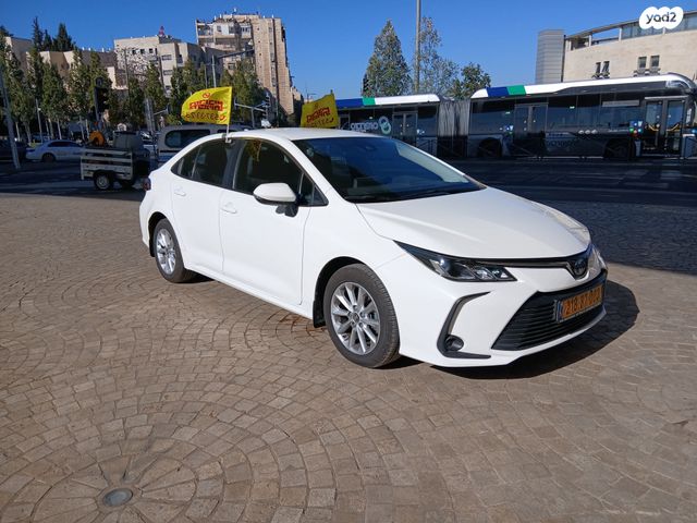 טויוטה קורולה