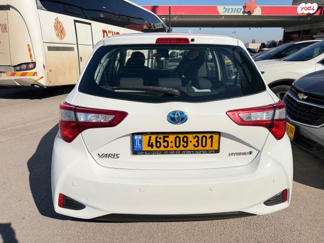 טויוטה יאריס