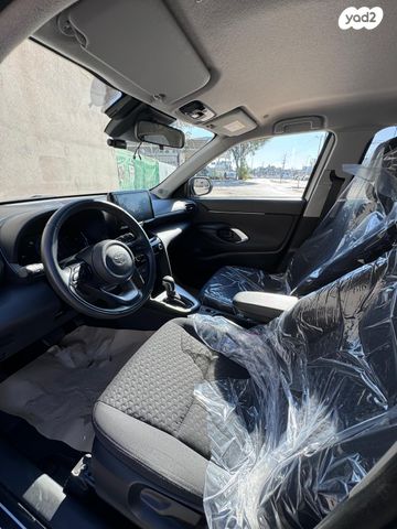 טויוטה יאריס קרוס