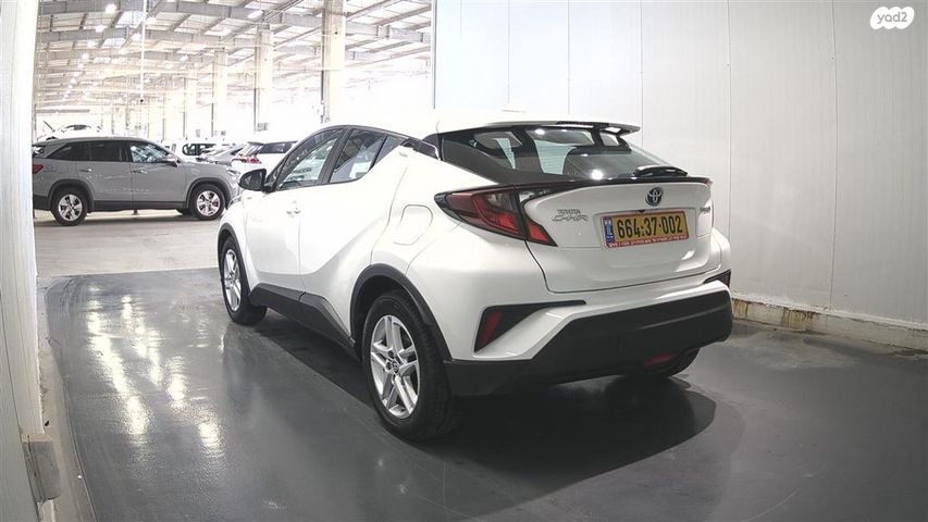 מודעת רכב טויוטה C-HR