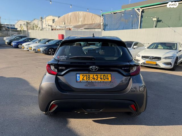 טויוטה יאריס