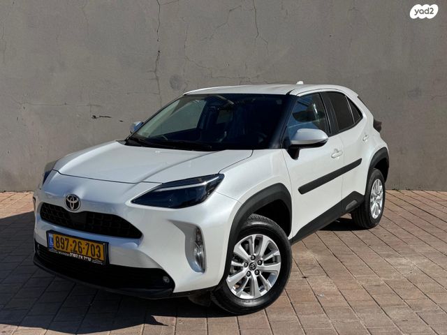 טויוטה יאריס קרוס