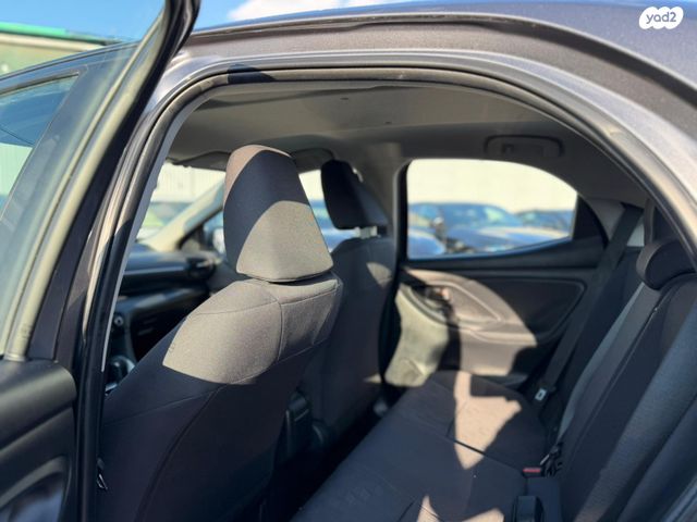 טויוטה יאריס