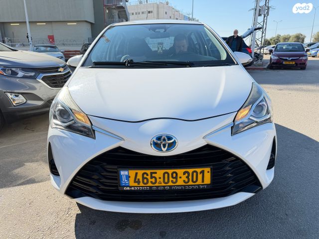 טויוטה יאריס