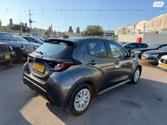 טויוטה יאריס