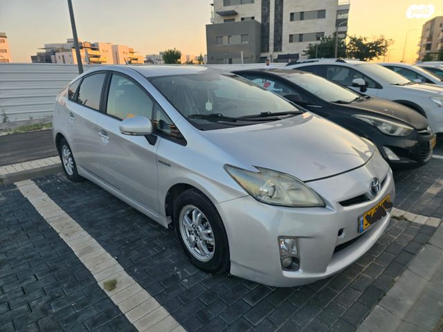 מודעת רכב טויוטה פריוס
