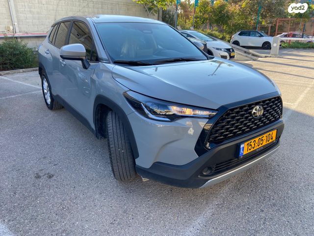 מודעת רכב טויוטה קורולה קרוס