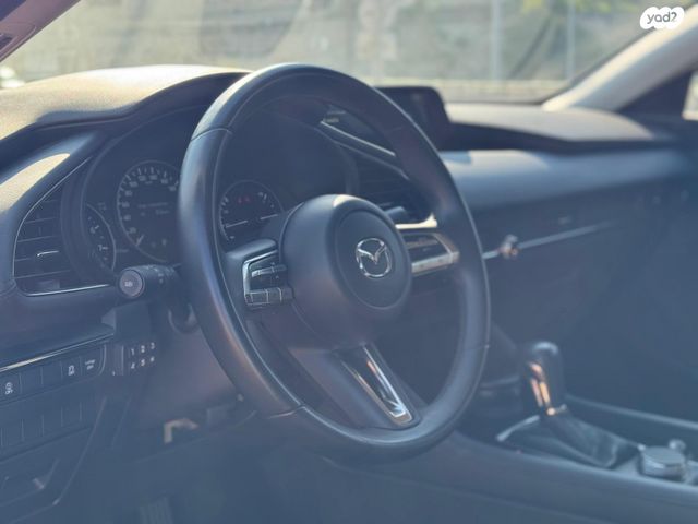 מאזדה 3