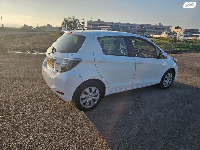 טויוטה יאריס