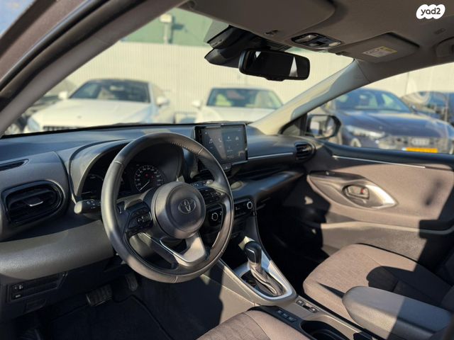 טויוטה יאריס