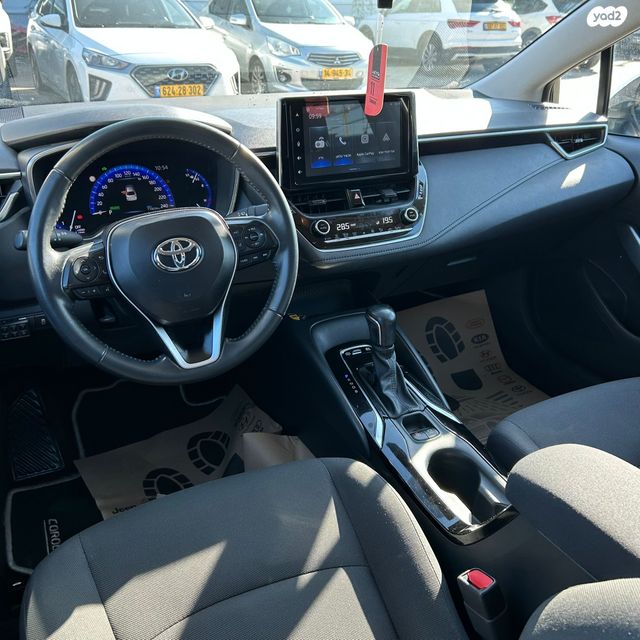 מודעת רכב טויוטה קורולה 1