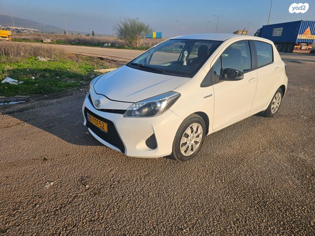 טויוטה יאריס