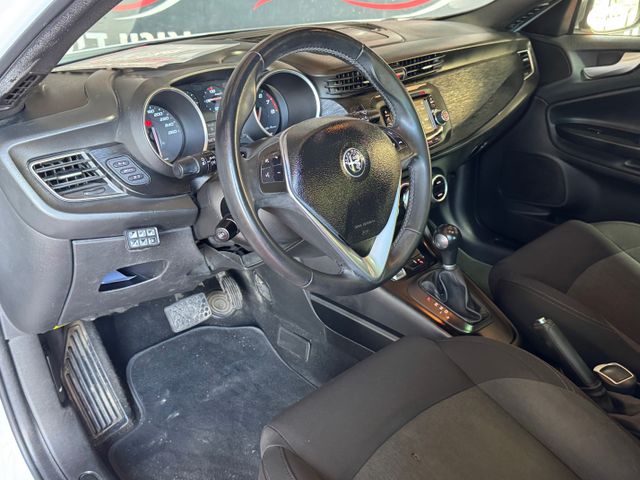 אלפא רומיאו ג'ולייטה