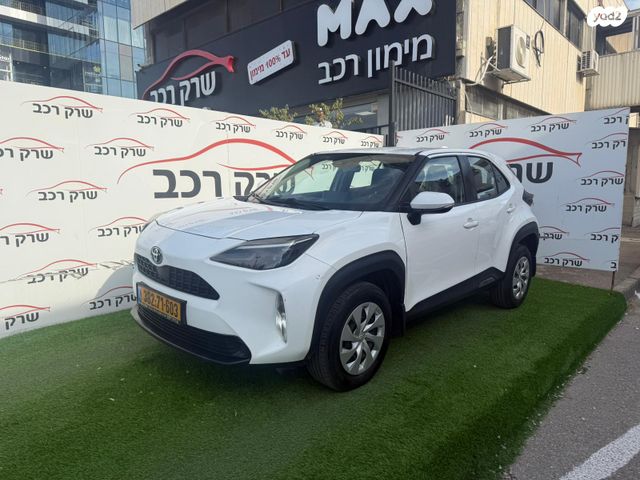 טויוטה יאריס קרוס