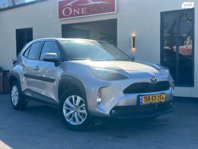 מודעת רכב טויוטה יאריס קרוס