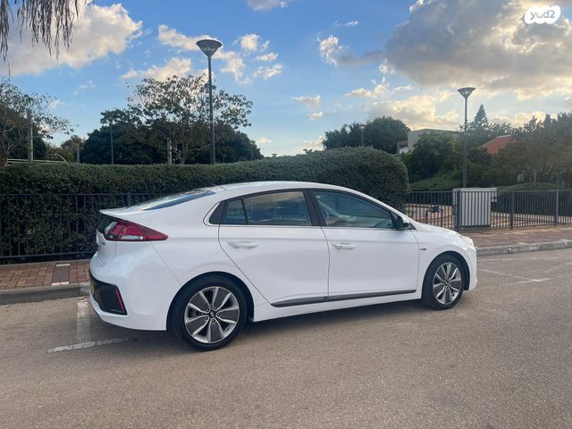 יונדאי איוניק