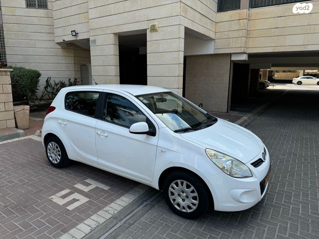 מודעת רכב יונדאי i20