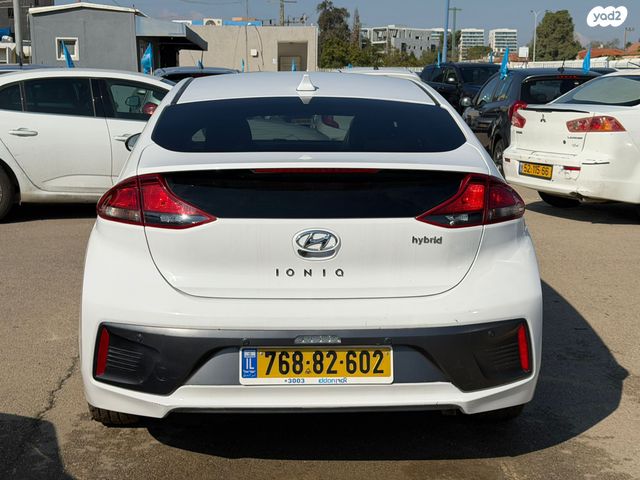 יונדאי איוניק