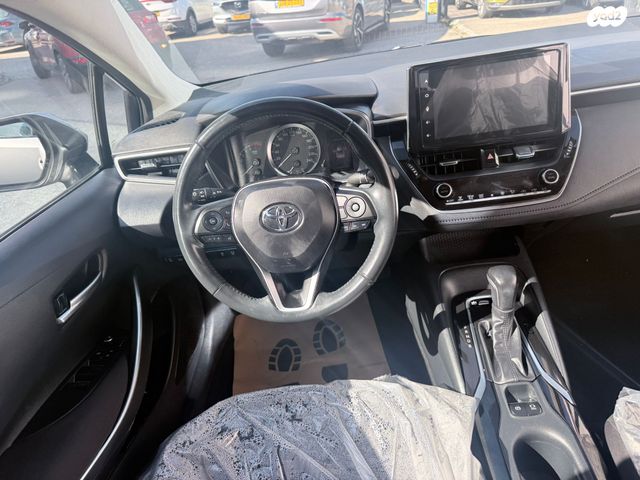 טויוטה קורולה