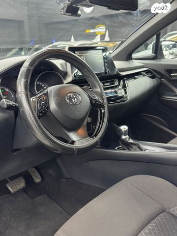 טויוטה C-HR