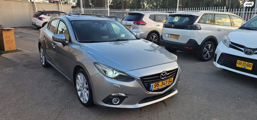 מאזדה 3