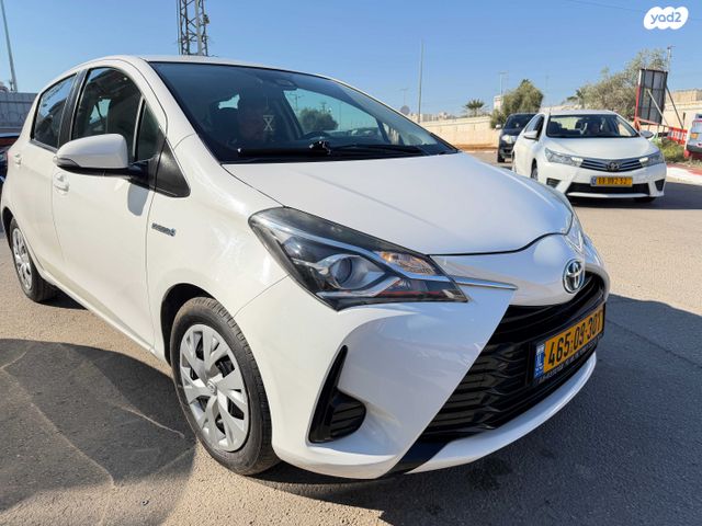 טויוטה יאריס