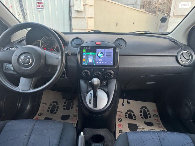 מודעת רכב מאזדה 2