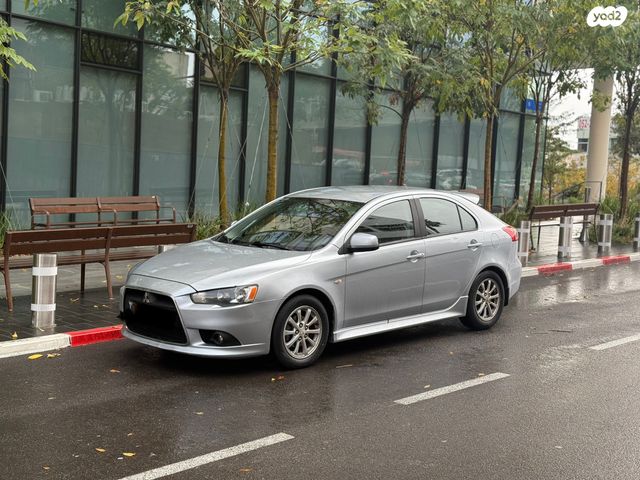 מיצובישי לנסר