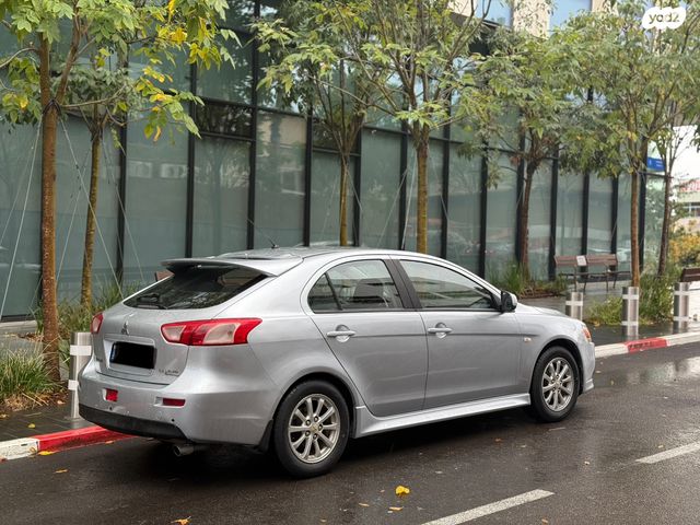 מיצובישי לנסר