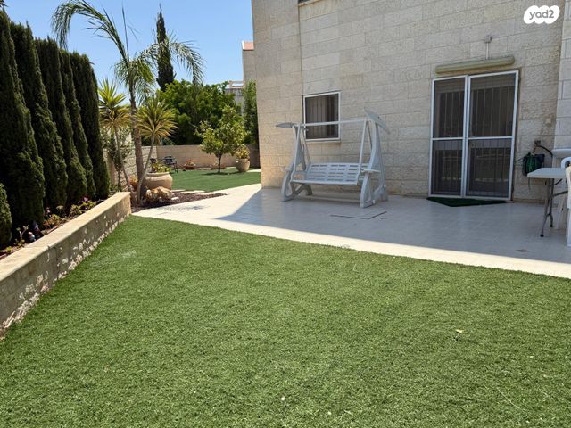 דירת גן, הקירטון 7, נופי סלע, מעלה אדומים