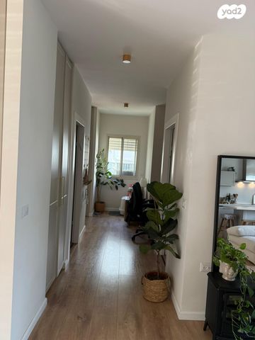 דירה, שושנת הכרמל 86, כרמל מערבי, חיפה