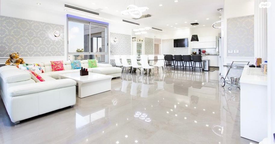 גג/ פנטהאוז, שדרות האגמים 7, אגמים, נתניה