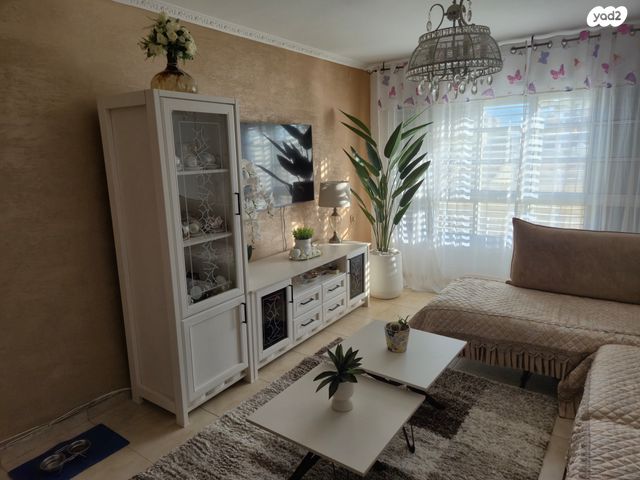 דירה, משעול רוגל 1072, נווה דוד, דימונה