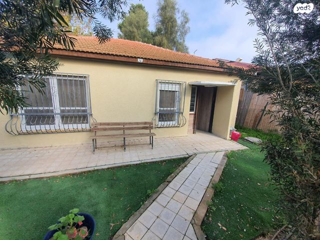 בית פרטי/ קוטג', פקועה 12, נווה נוי, באר שבע