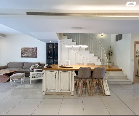 דופלקס, הארי השואג 15, גבעת הרקפות, גבעת תל חי, קרית אתא