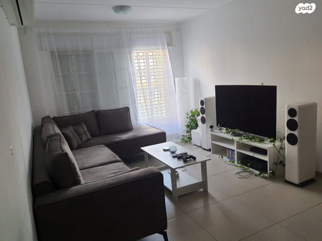 שביל הגפן 13