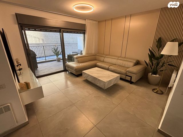 דירה, רב אלוף משה לוי 28, פסגת זאב, ירושלים