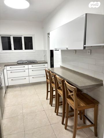 שדרות העצמאות 27